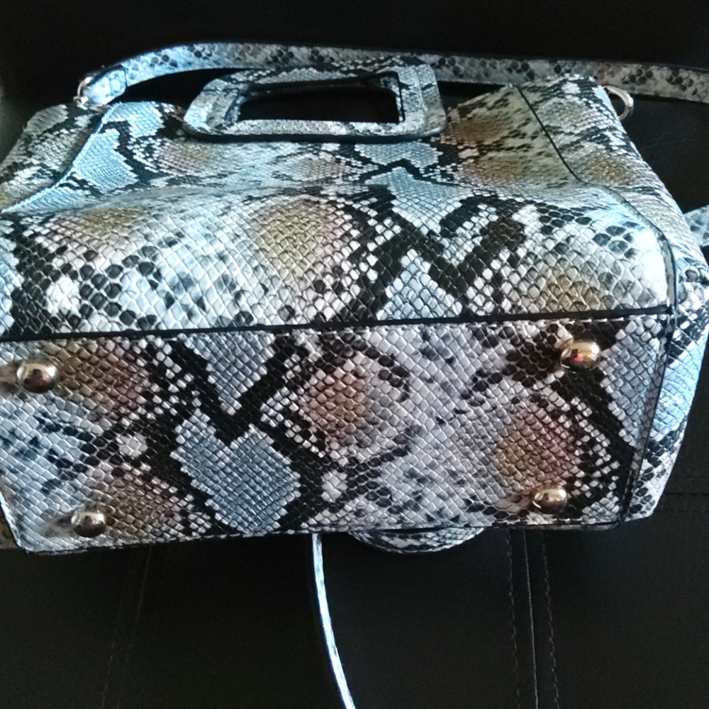 Urban Expressions Snake Satchel - Picture 4 of 6
